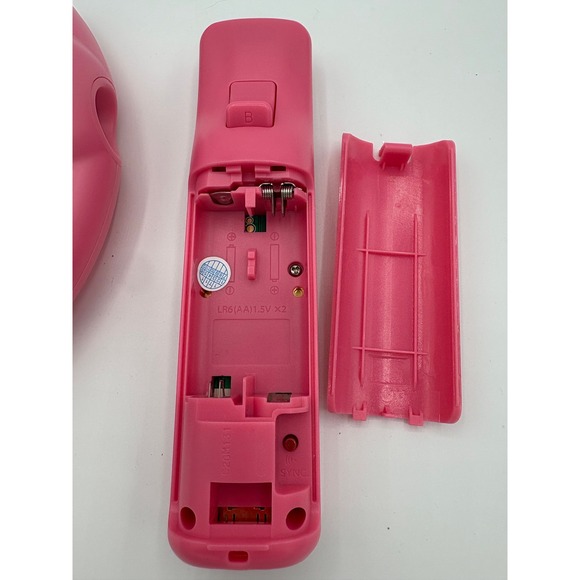 Nintendo Wii Compatible Remote & Racing Wheel Bundle Pink Wiimote Controller - Picture 4 of 4